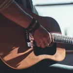Situs Penyedia Kunci Gitar dan Lirik Lagu dari Berbagai Genre Musik