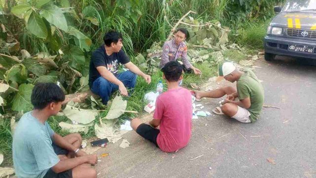 Patroli Dialogis Polsek Solokuro Perkuat Sinergitas dengan Warga Takerharjo Demi Ciptakan Kamtibmas Kondusif