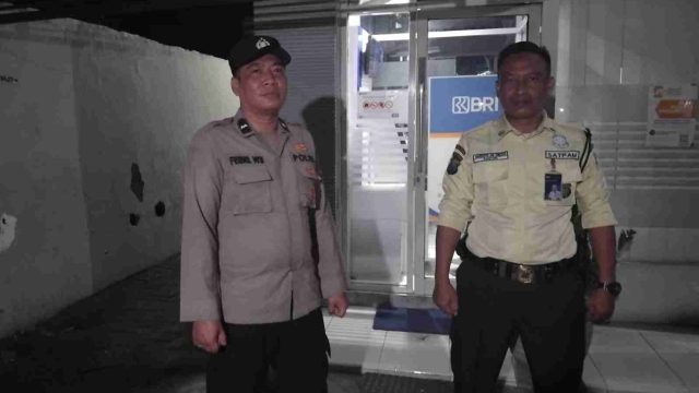 Perkuat Pengamanan Objek Vital, Polsek Pucuk Laksanakan Patroli Dialogis di Kantor Bank BRI